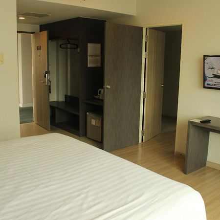 Leosor Hotel Nakhon Ratchasima Extérieur photo