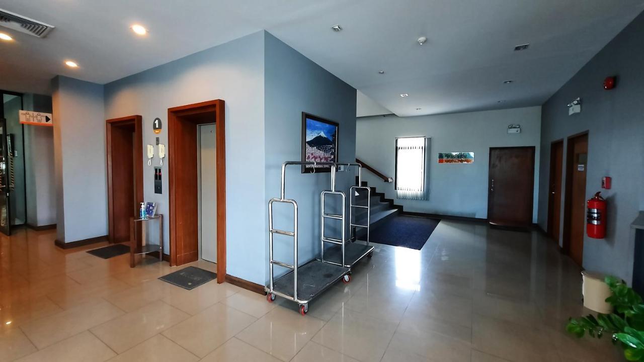 Leosor Hotel Nakhon Ratchasima Extérieur photo