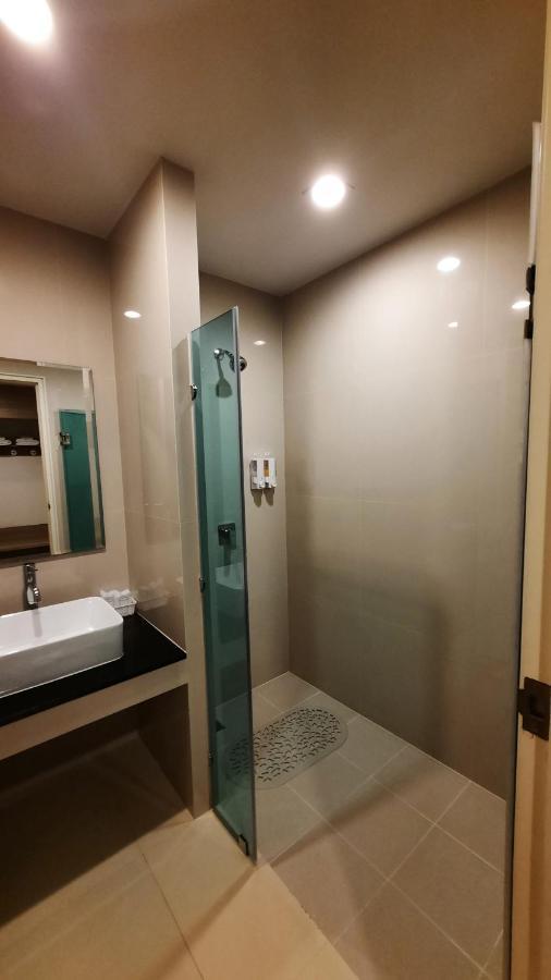 Leosor Hotel Nakhon Ratchasima Extérieur photo