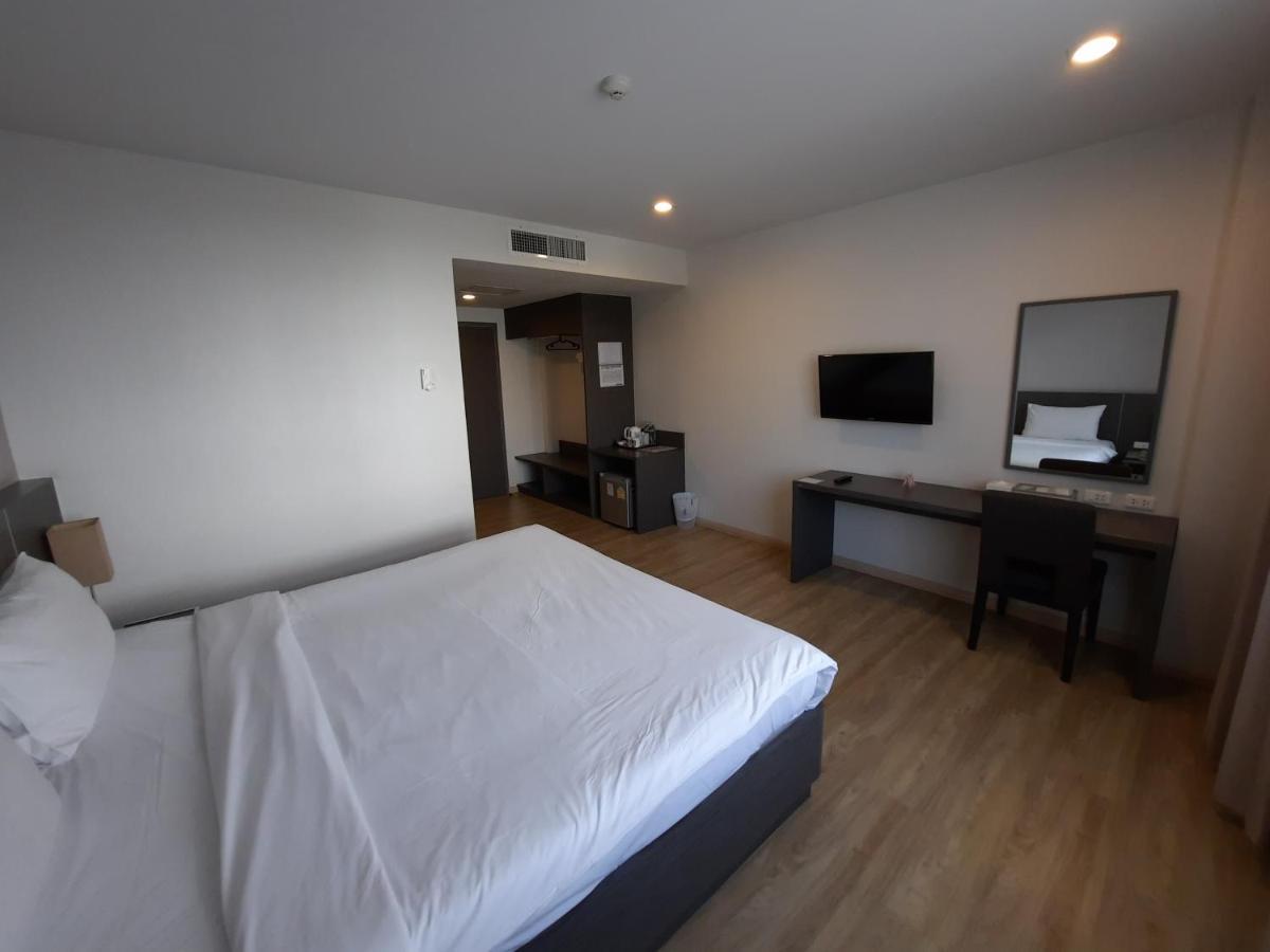 Leosor Hotel Nakhon Ratchasima Extérieur photo