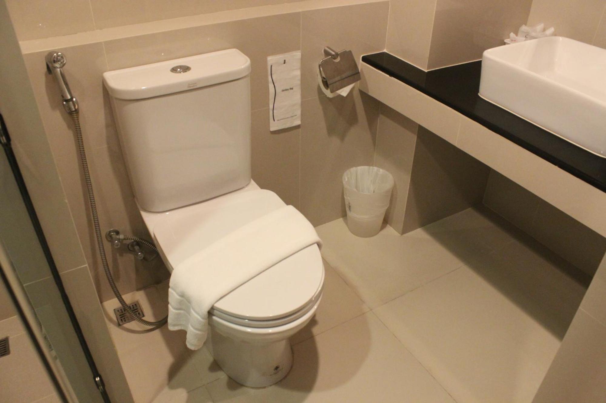 Leosor Hotel Nakhon Ratchasima Extérieur photo