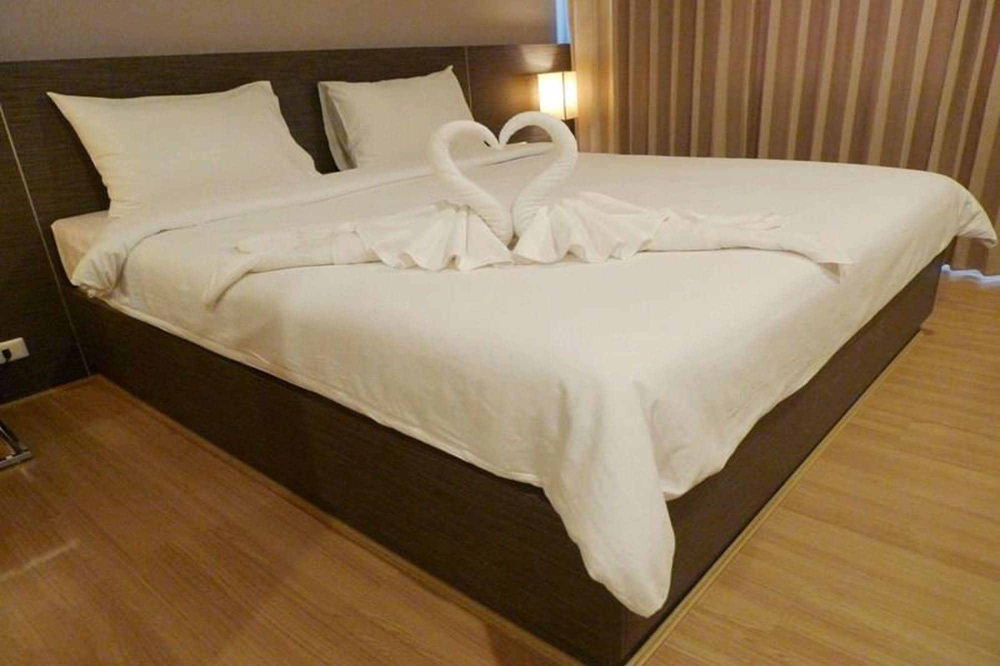 Leosor Hotel Nakhon Ratchasima Extérieur photo