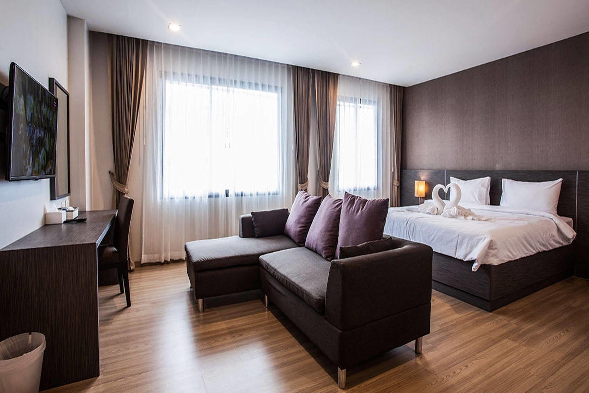 Leosor Hotel Nakhon Ratchasima Extérieur photo