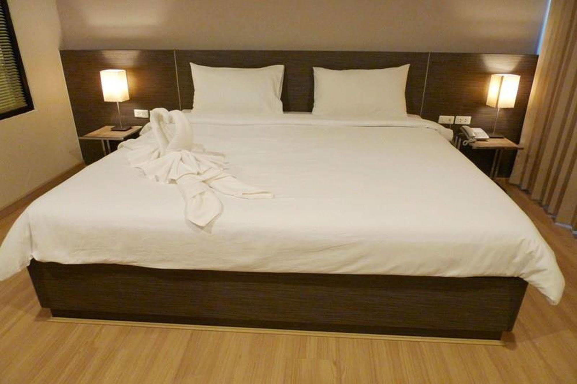 Leosor Hotel Nakhon Ratchasima Extérieur photo