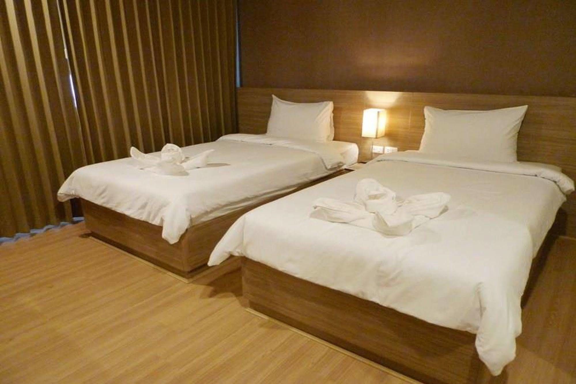 Leosor Hotel Nakhon Ratchasima Extérieur photo