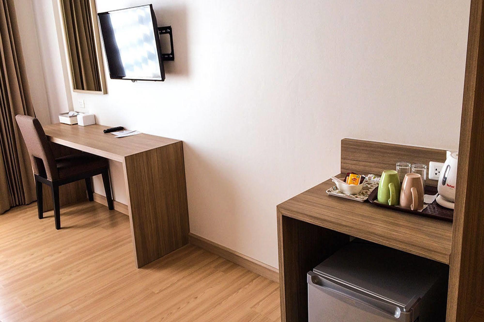 Leosor Hotel Nakhon Ratchasima Extérieur photo