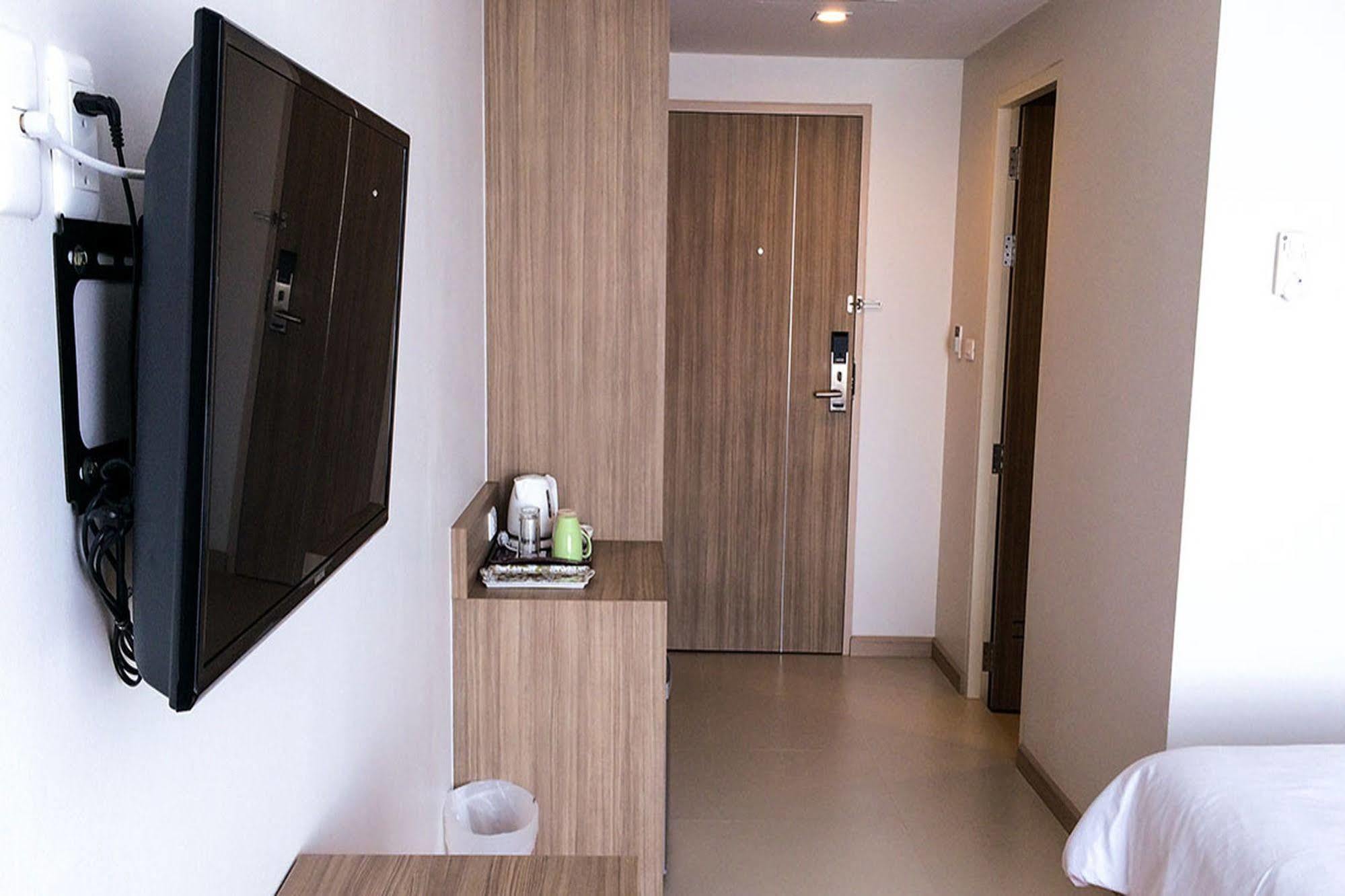 Leosor Hotel Nakhon Ratchasima Extérieur photo