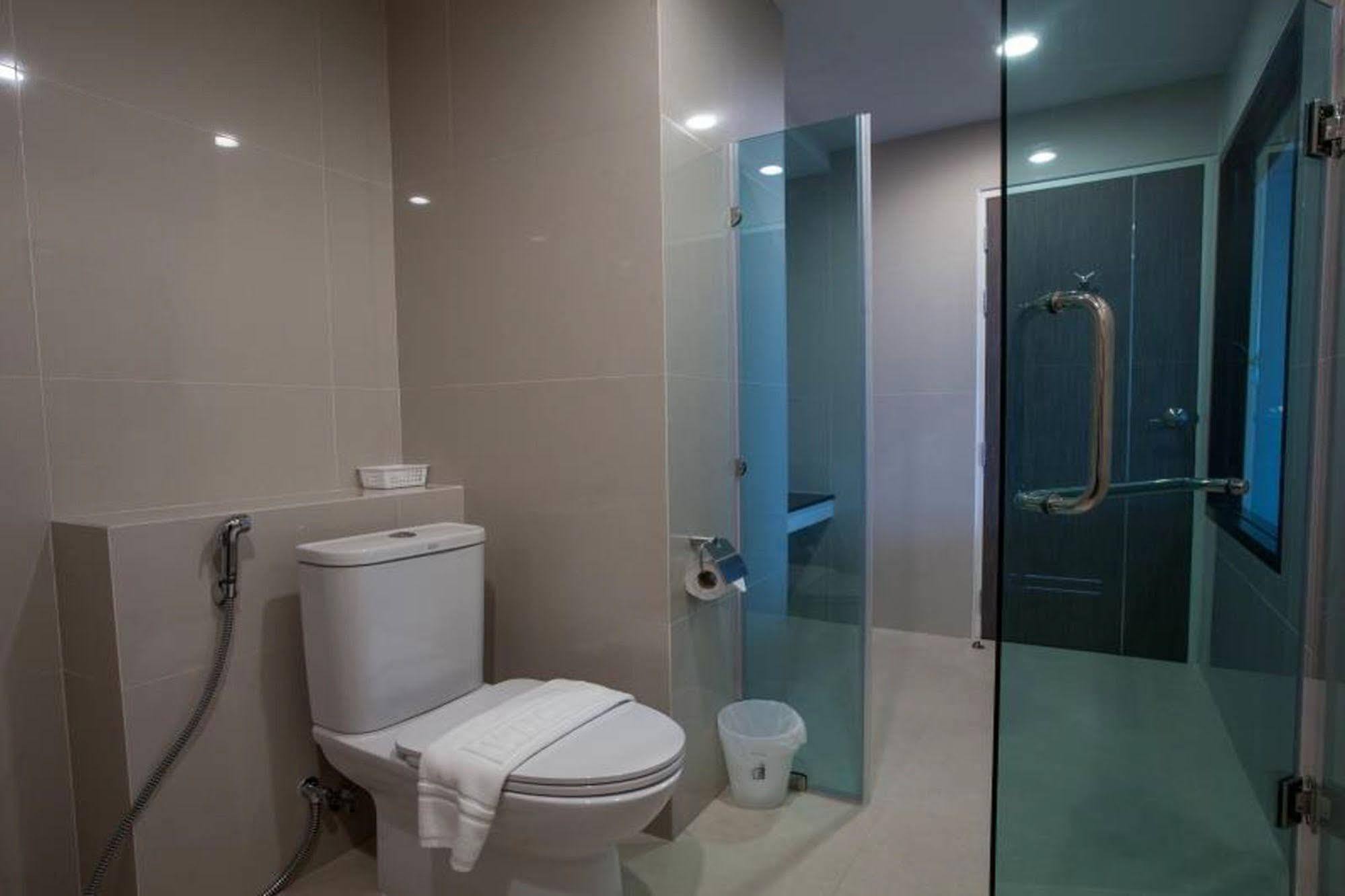 Leosor Hotel Nakhon Ratchasima Extérieur photo