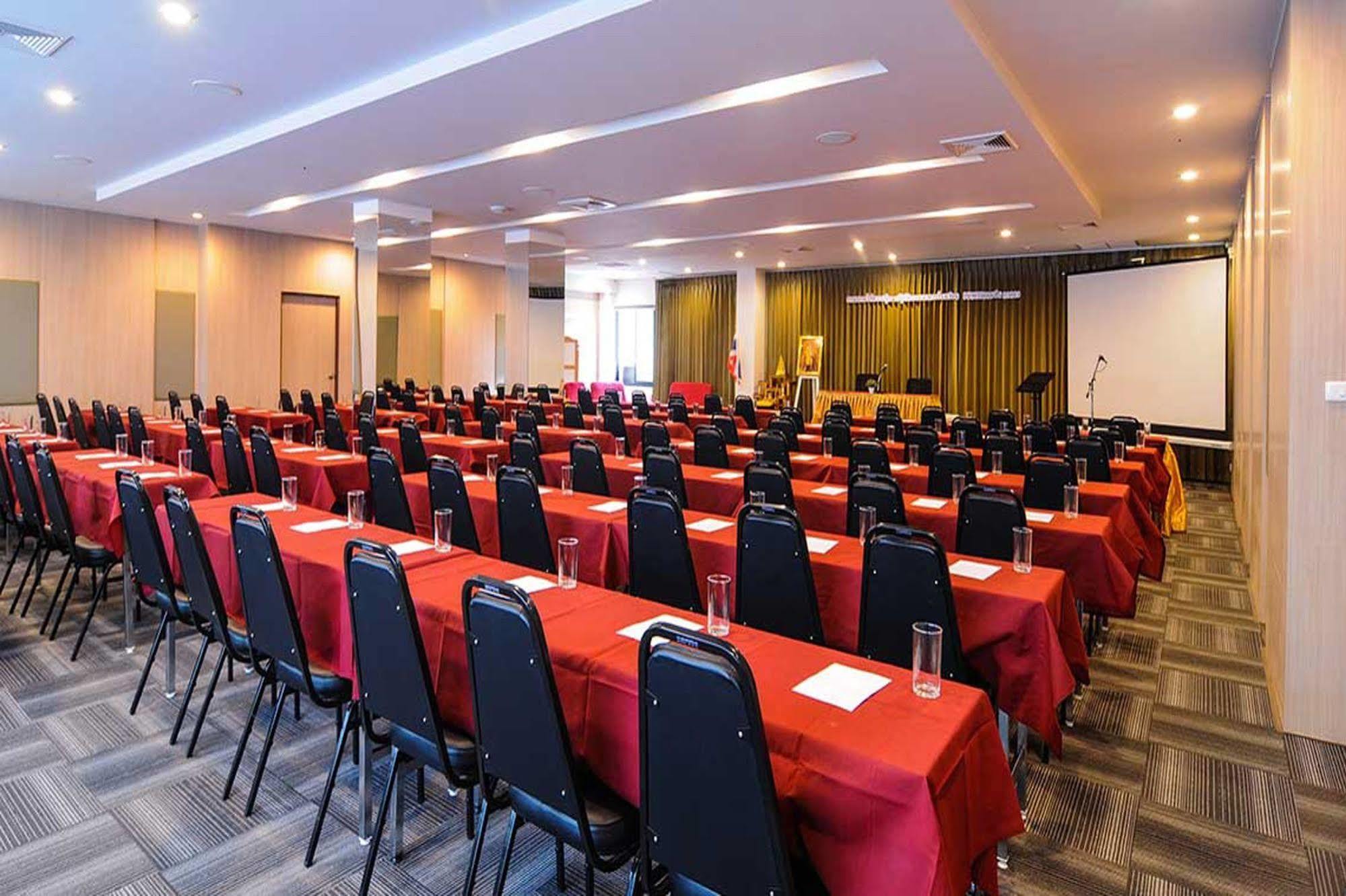 Leosor Hotel Nakhon Ratchasima Extérieur photo