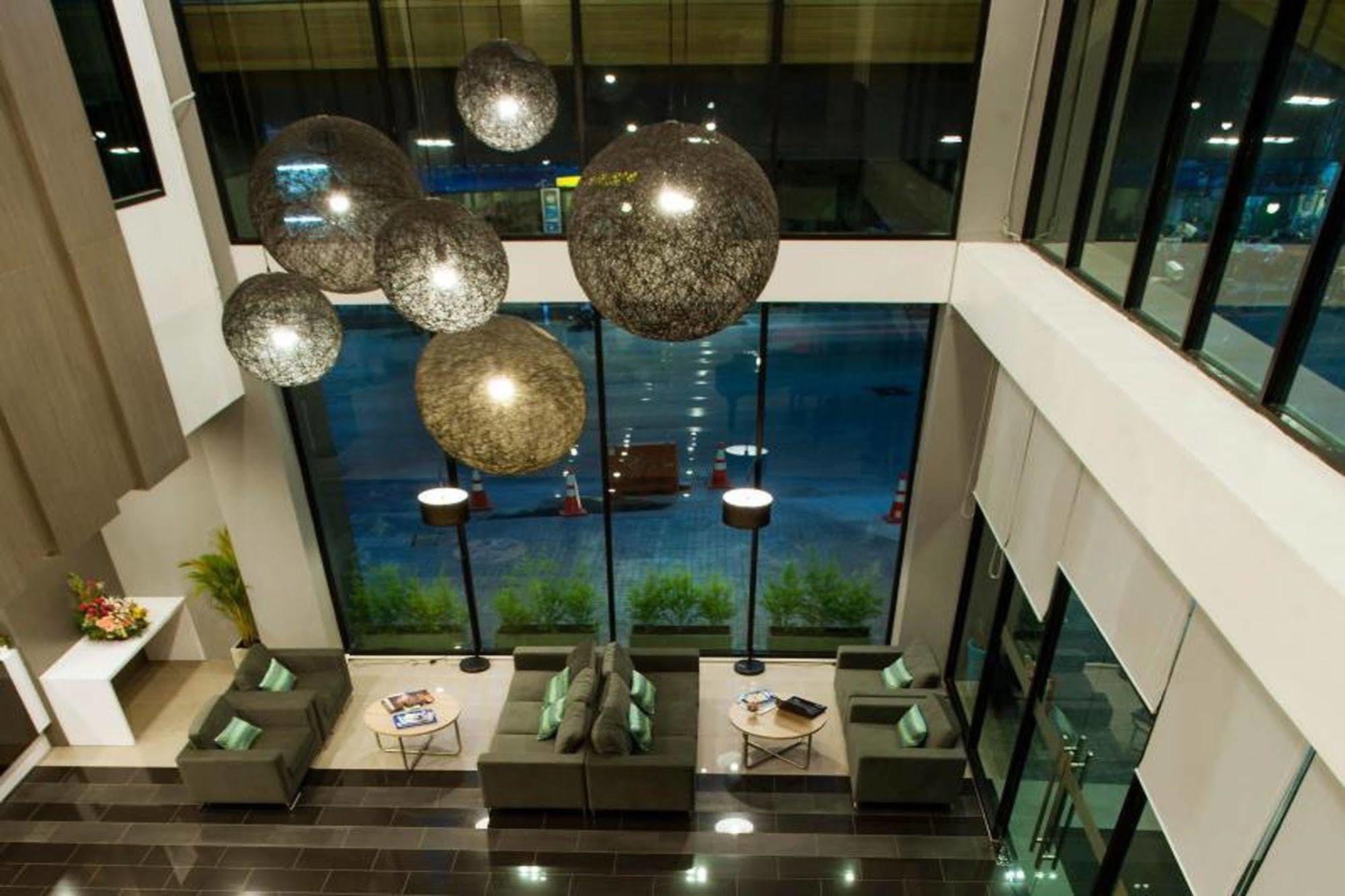 Leosor Hotel Nakhon Ratchasima Extérieur photo